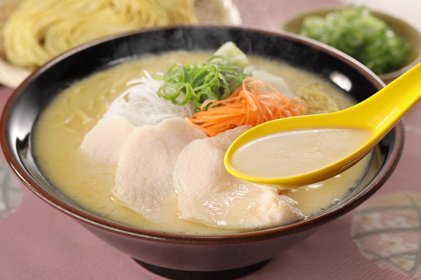 鶏白湯ラーメン